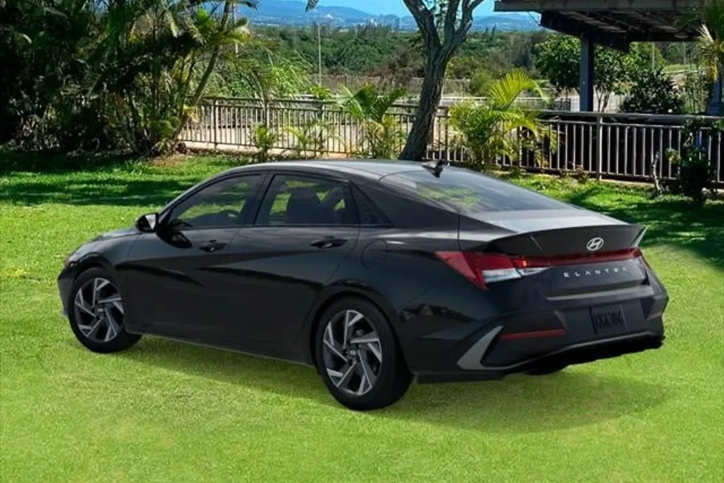 2025 Hyundai Elantra SEL Sport photo 1