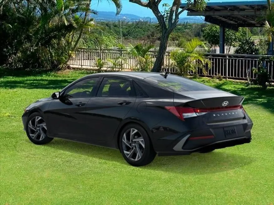 2025 Hyundai Elantra SEL Sport photo 1