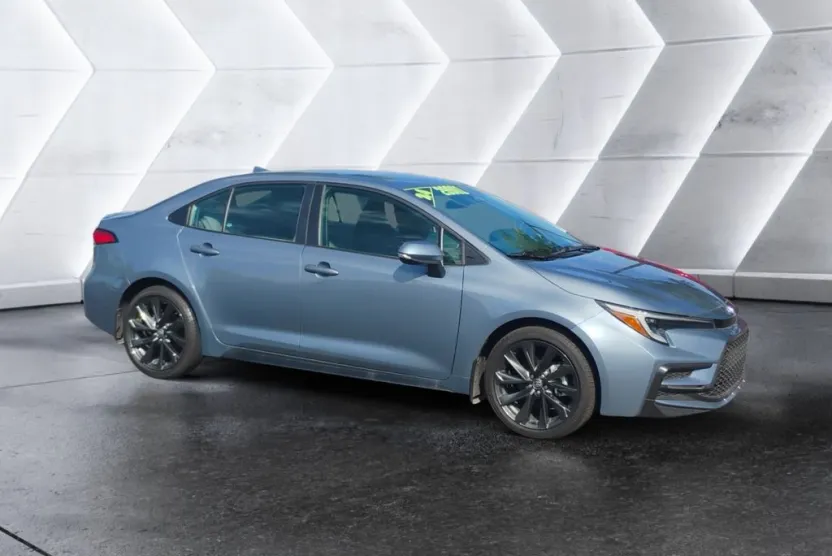2024 Toyota Corolla SE photo 1