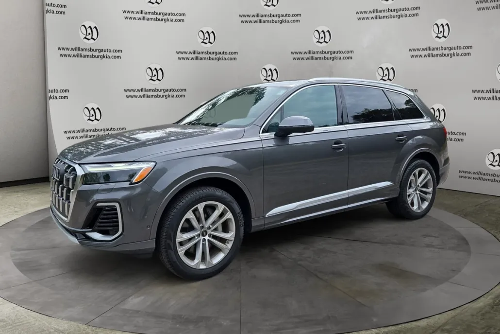 2025 Audi Q7 55 Premium Plus photo 1