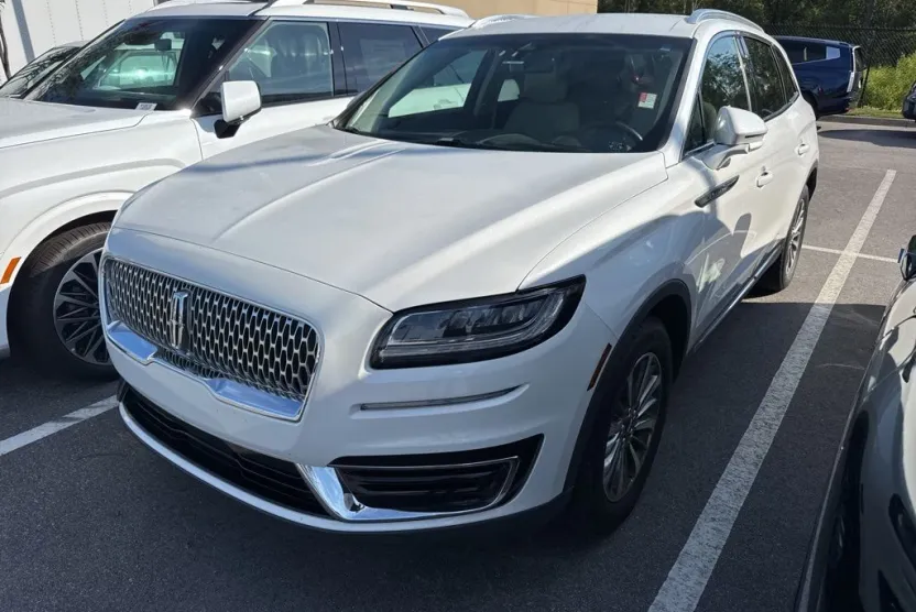2020 Lincoln Nautilus Standard photo 1