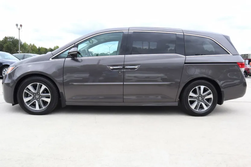 2014 Honda Odyssey Touring Elite photo 1
