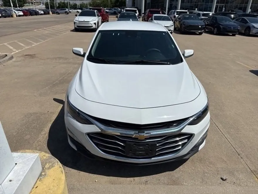 2024 Chevrolet Malibu 1LT photo 1