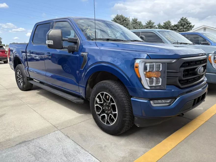 2023 Ford F-150 XLT photo 1