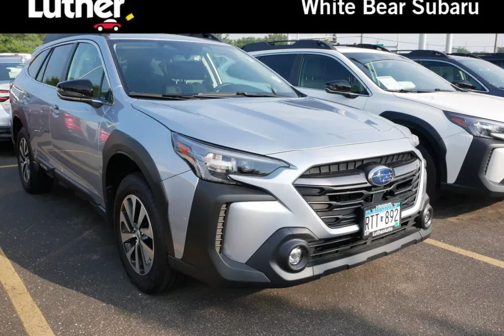 2025 Subaru Outback Premium photo 1