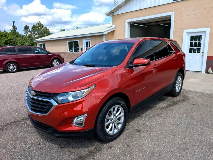 2020 Chevrolet Equinox LT photo 1