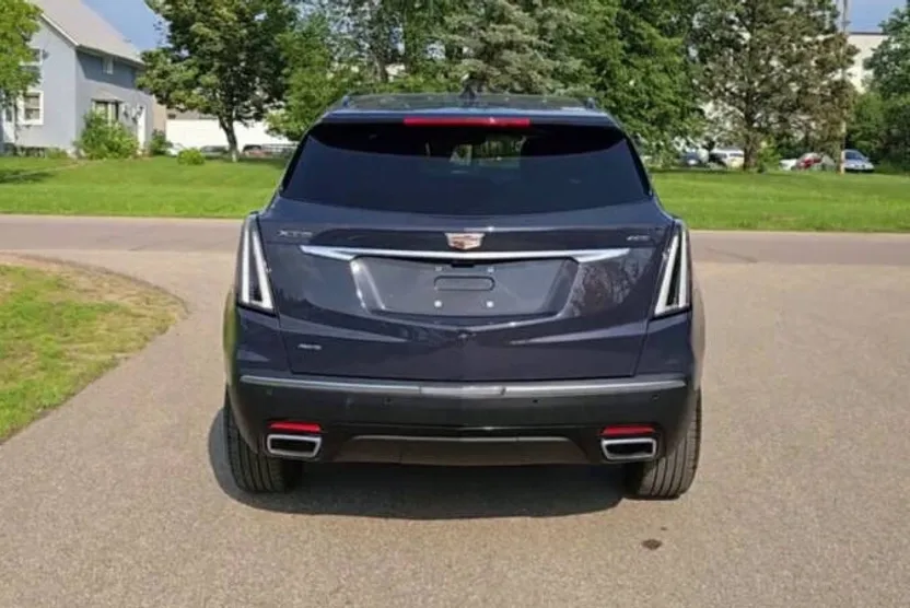 2024 Cadillac XT5 Sport photo 1