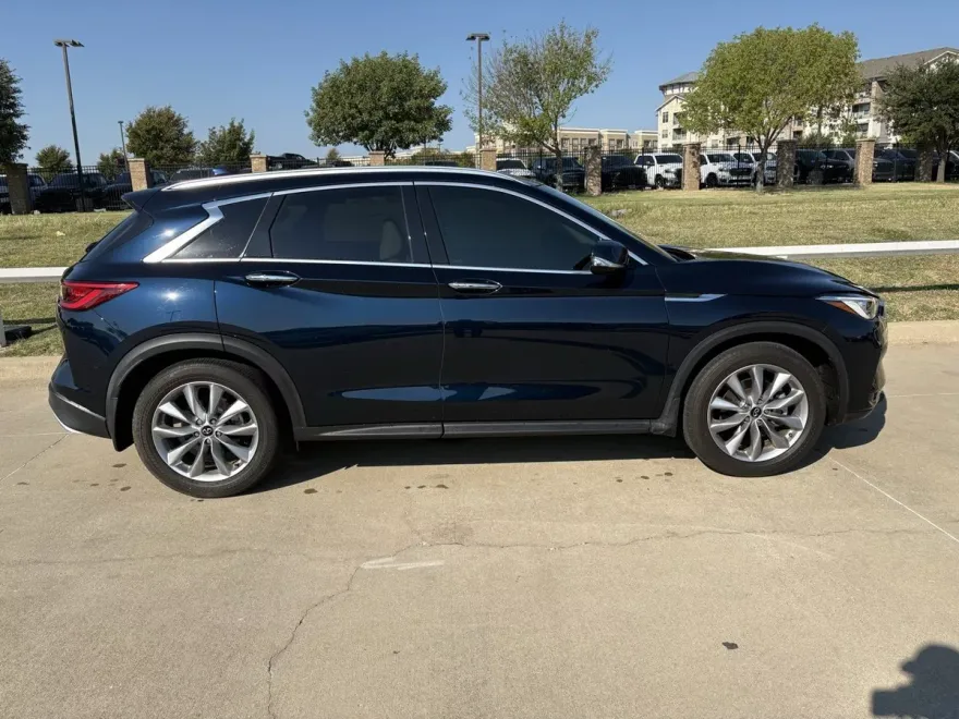 2019 Infiniti QX50 Essential photo 1
