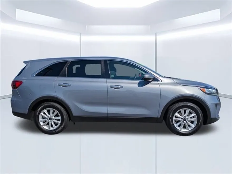 2020 Kia Sorento LX photo 1