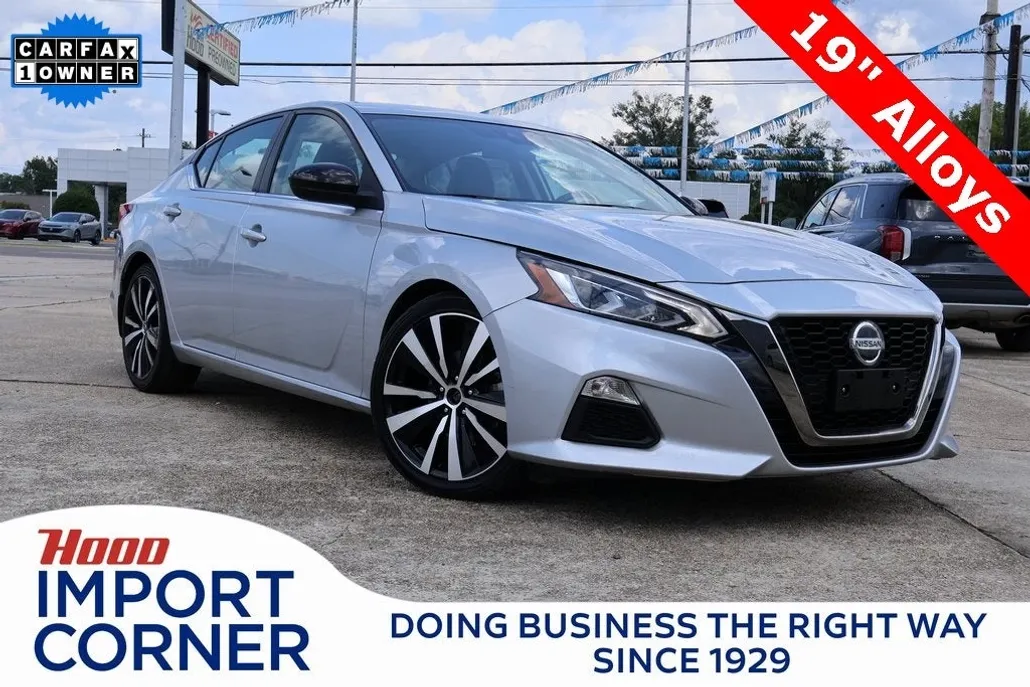 2022 Nissan Altima 2.5 SR photo 1
