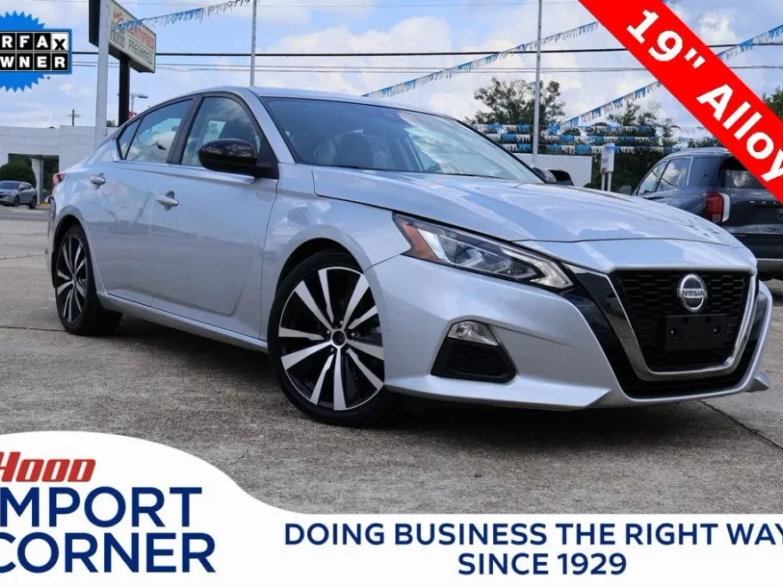 2022 Nissan Altima 2.5 SR photo 1