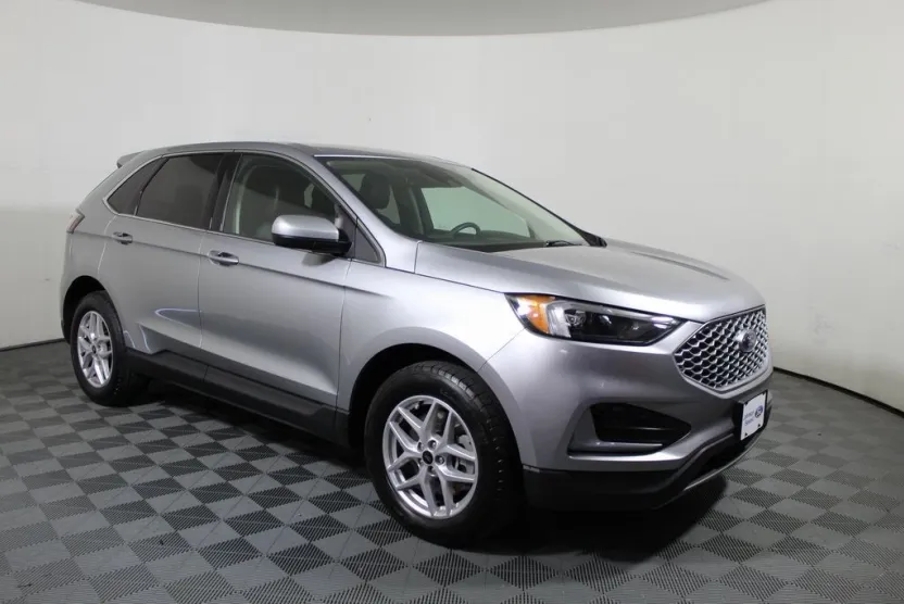 2024 Ford Edge SEL photo 1