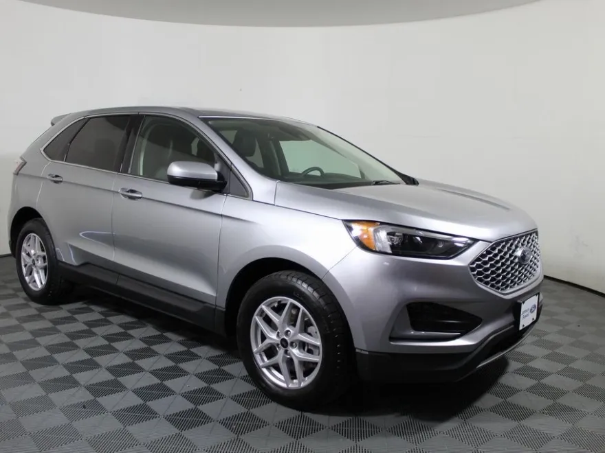 2024 Ford Edge SEL photo 1