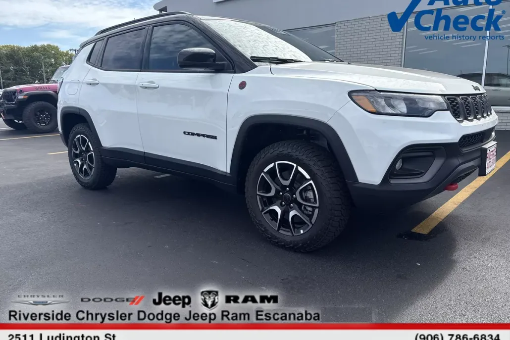 2025 Jeep Compass Trailhawk Sport photo 1