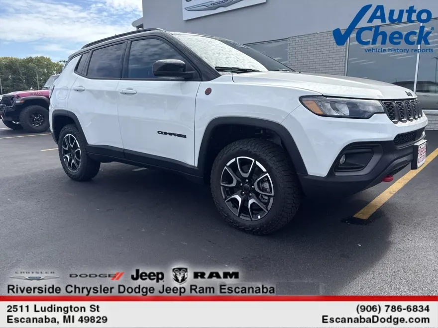 2025 Jeep Compass Trailhawk Sport photo 1