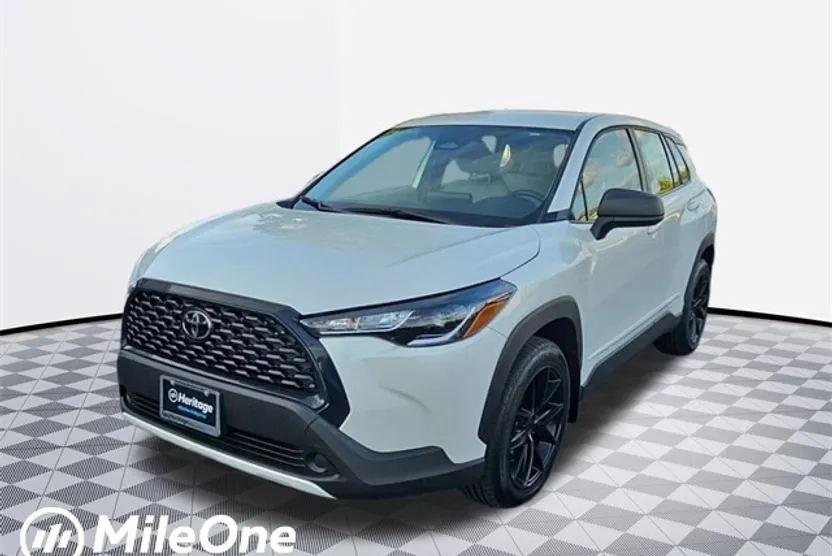 2024 Toyota Corolla Cross L photo 1