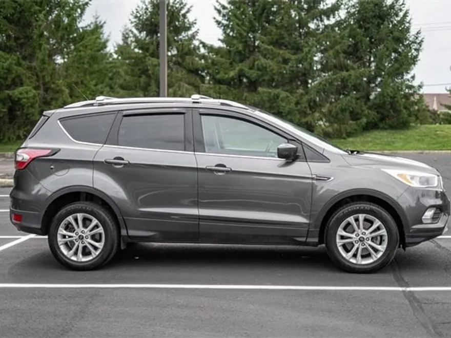 2017 Ford Escape SE photo 1