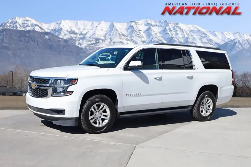 2019 Chevrolet Suburban LT photo 1