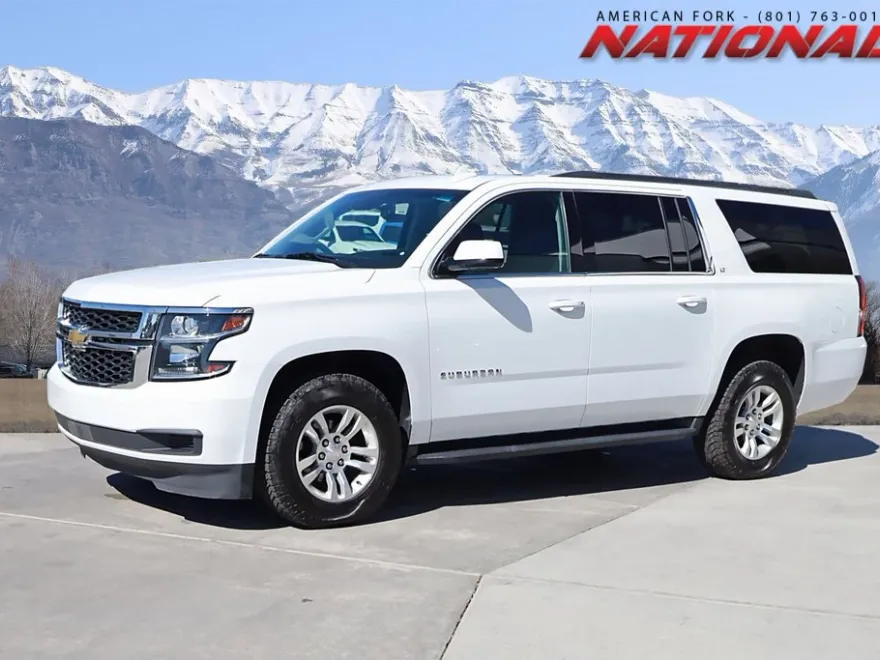 2019 Chevrolet Suburban LT photo 1