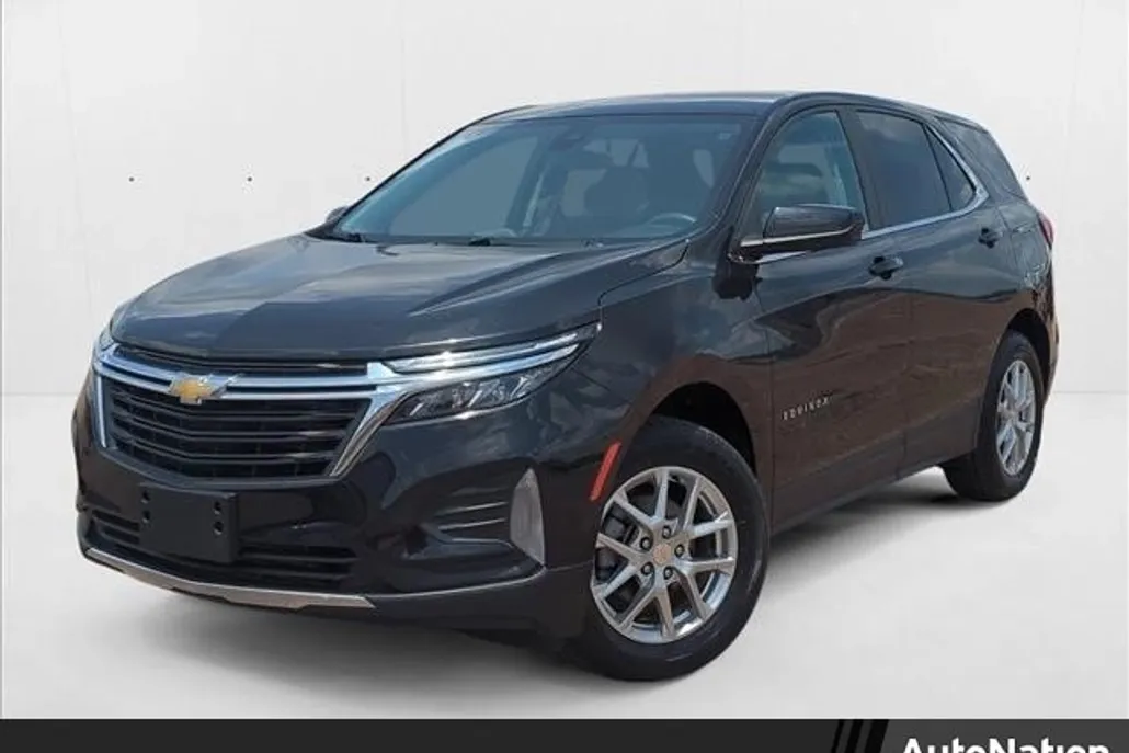 2023 Chevrolet Equinox LT photo 1