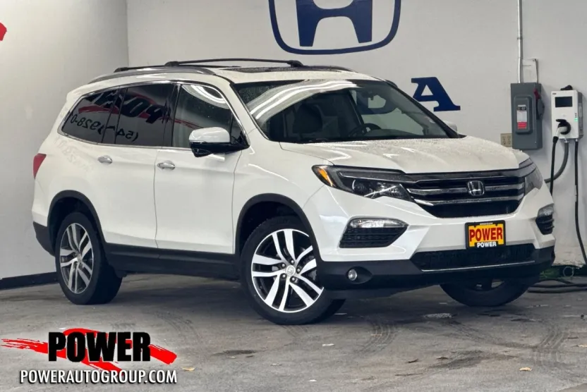 2018 Honda Pilot Touring photo 1