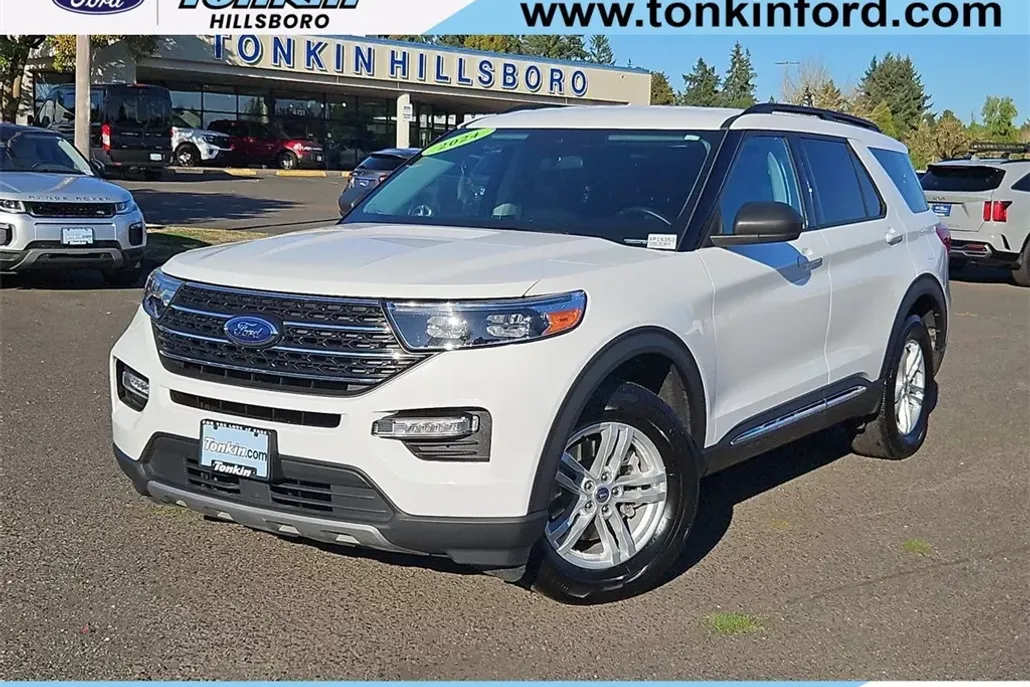 2024 Ford Explorer XLT photo 1