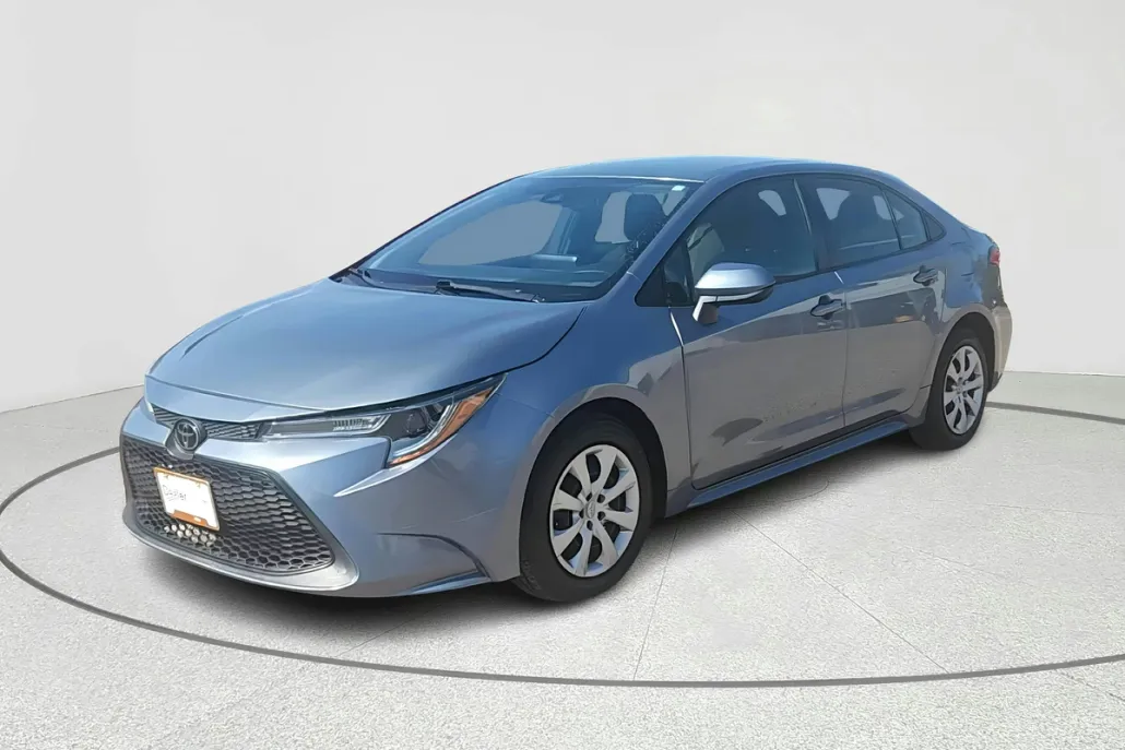 2022 Toyota Corolla LE photo 1