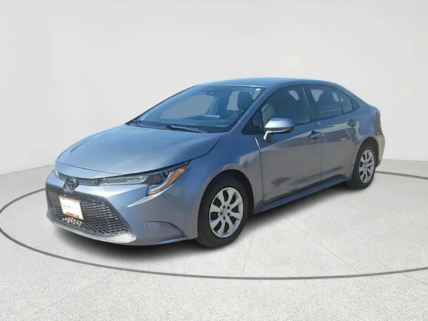 2022 Toyota Corolla LE photo 1