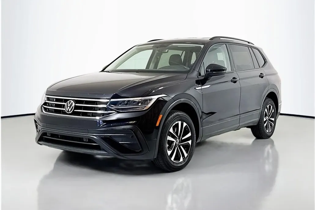 2023 Volkswagen Tiguan S photo 1