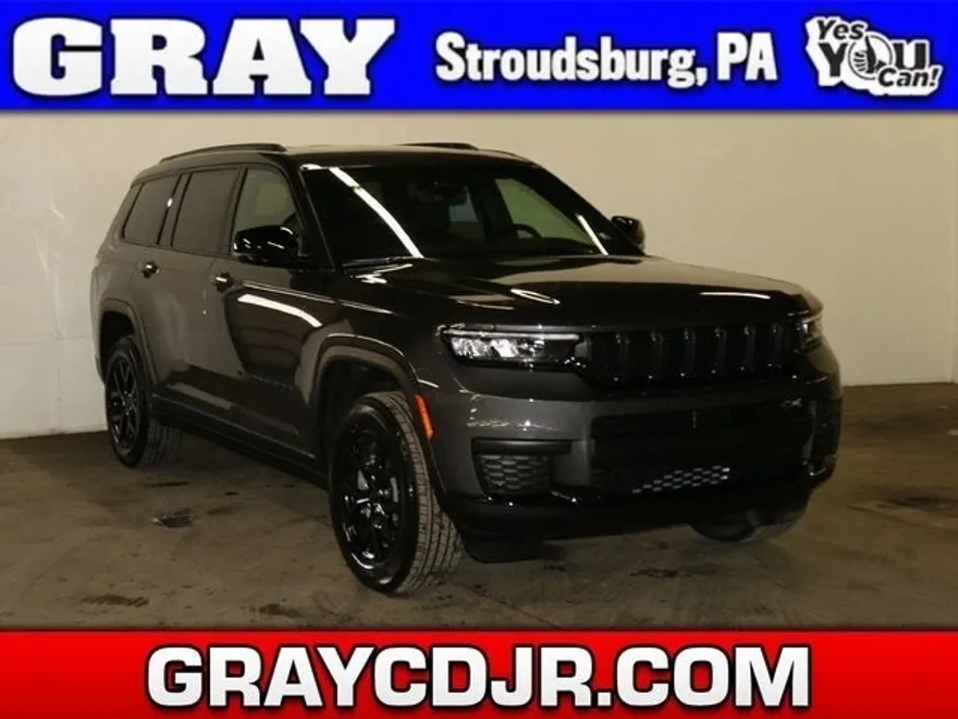 2025 Jeep Grand Cherokee Altitude photo 1