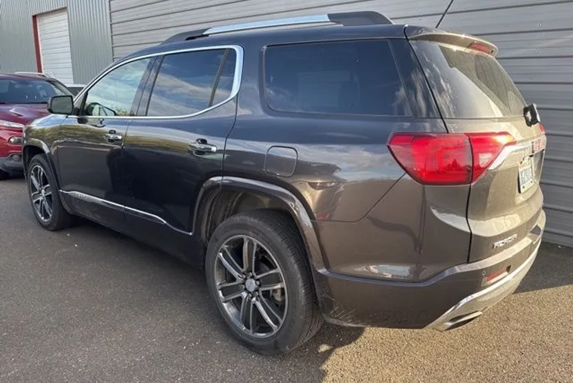 2017 Gmc Acadia Denali photo 1