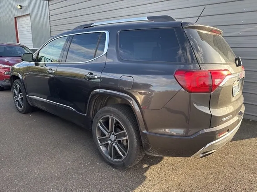 2017 Gmc Acadia Denali photo 1