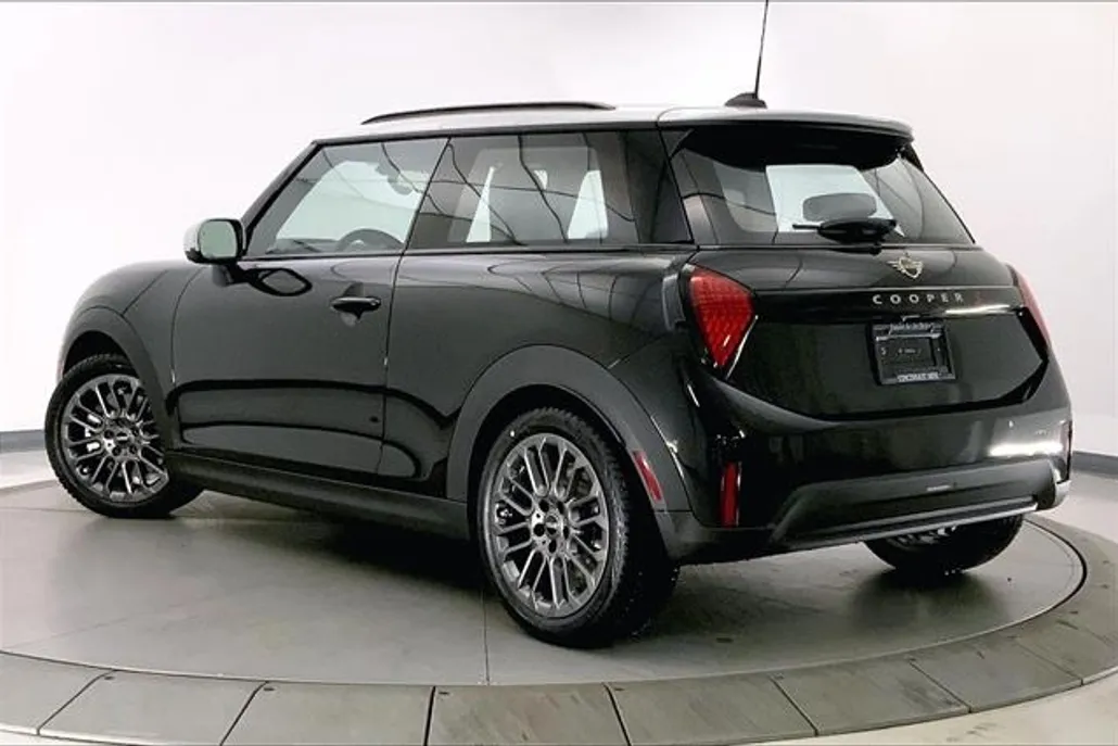 2025 Mini Cooper S Hardtop 2 Door Iconic photo 1