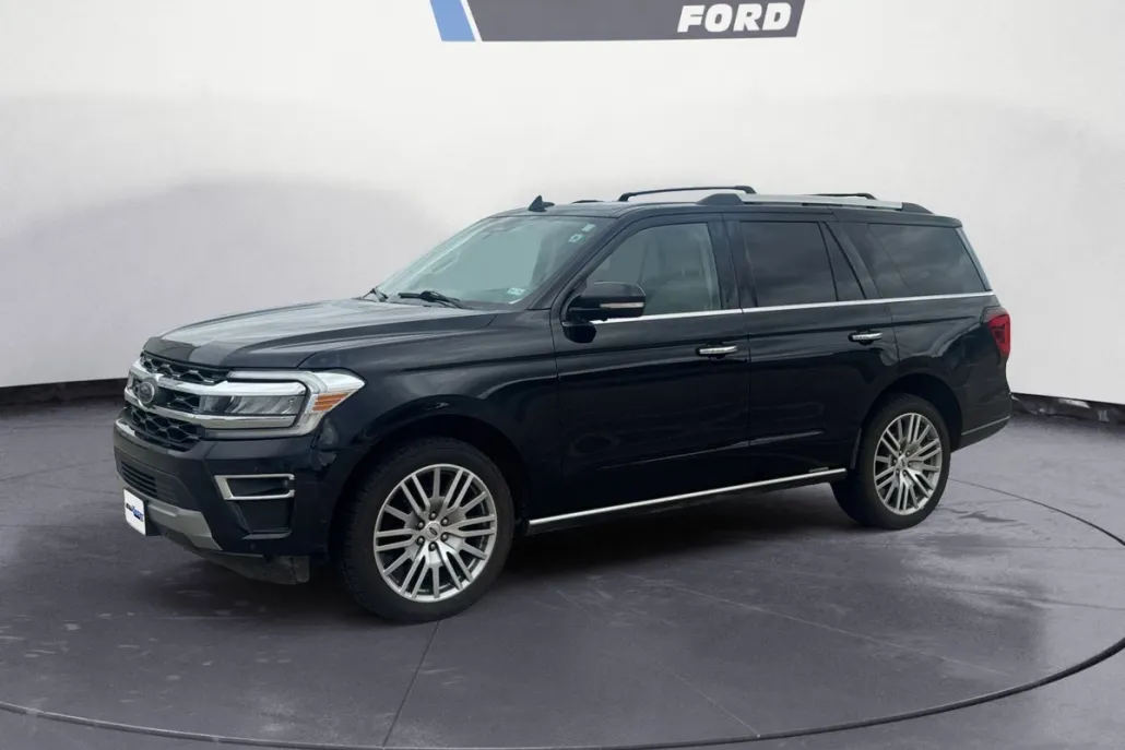 2022 Ford Expedition Limited photo 1