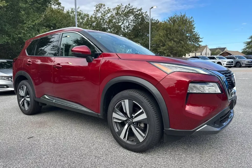 2023 Nissan Rogue SL photo 1
