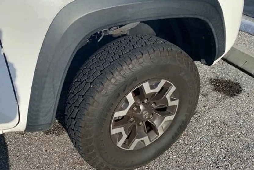 2016 Toyota Tacoma TRD Off-Road V6 photo 1