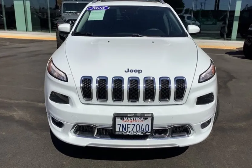 2016 Jeep Cherokee Overland photo 1
