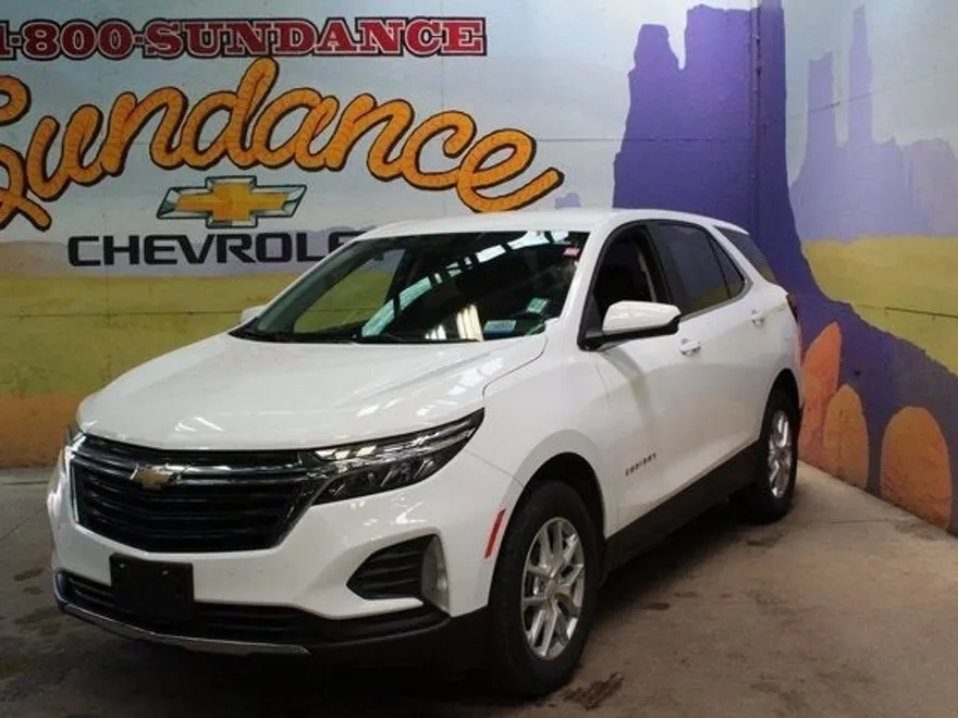 2022 Chevrolet Equinox LT photo 1