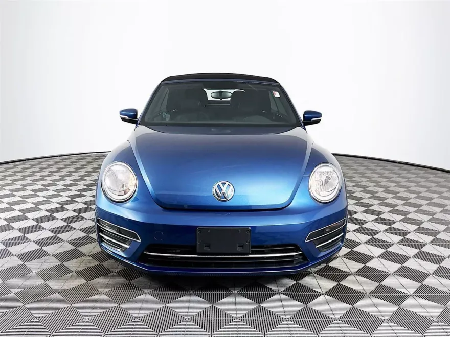 2019 Volkswagen Beetle Convertible S photo 1