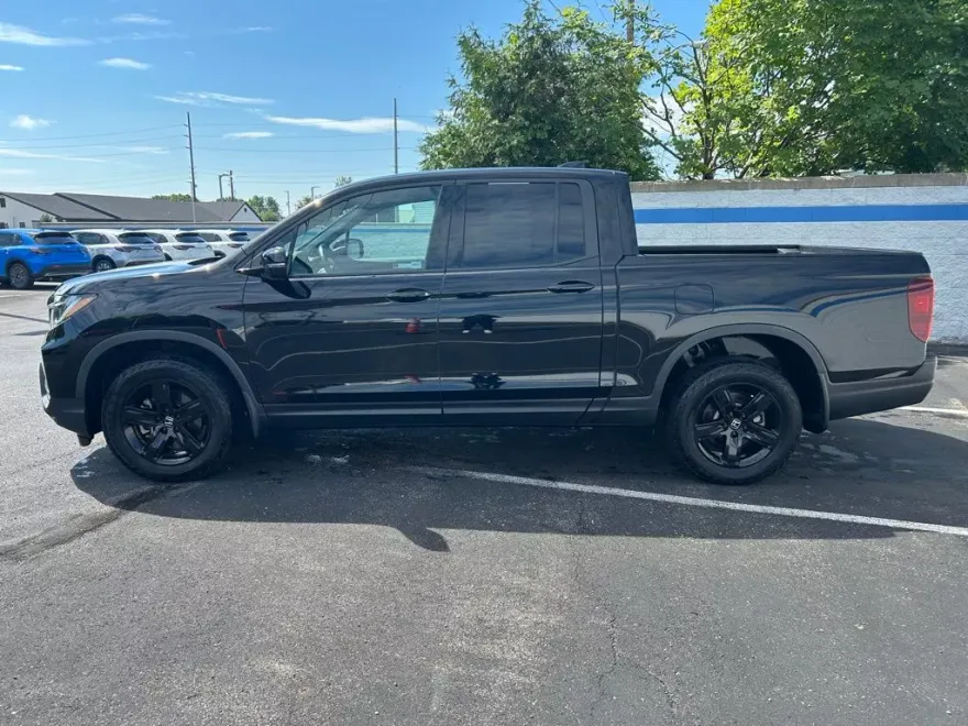 2023 Honda Ridgeline Black Edition photo 1