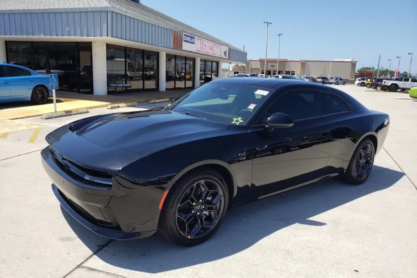 2025 Dodge Charger Daytona R/T photo 1