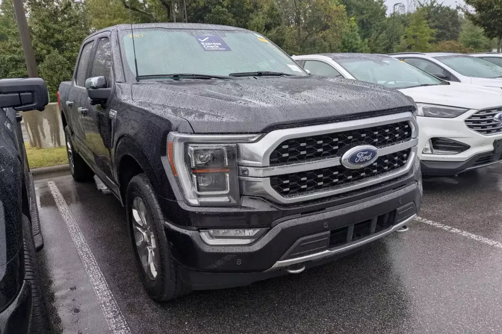 2023 Ford F-150 Platinum photo 1