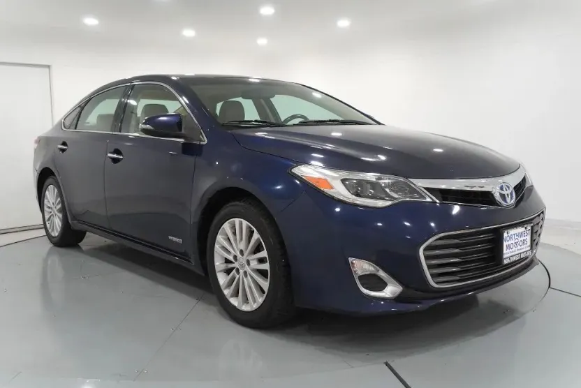 2013 Toyota Avalon XLE Premium Hybrid photo 1
