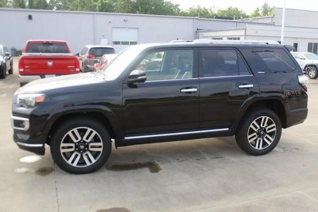 2020 Toyota 4Runner Limited photo 1
