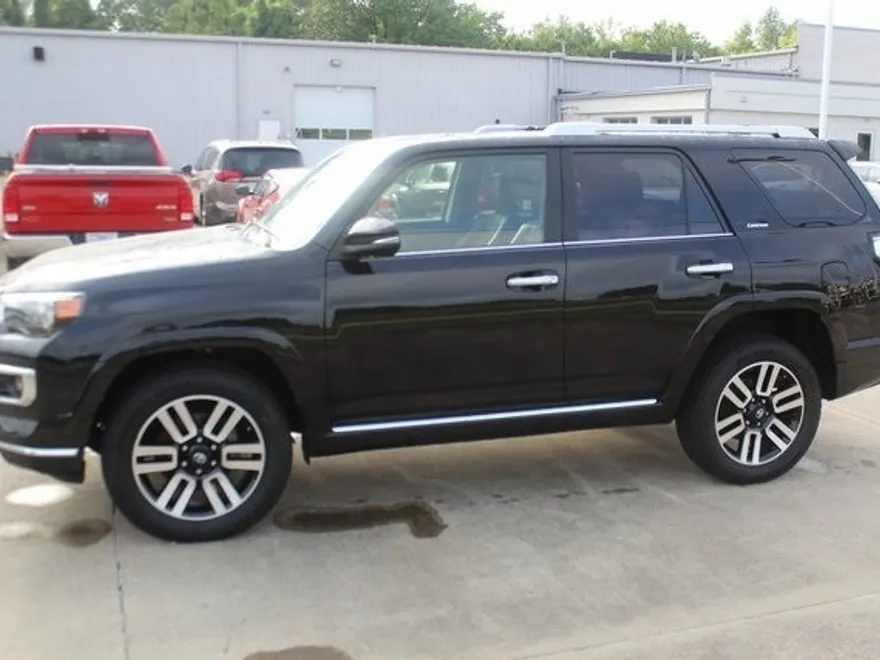 2020 Toyota 4Runner Limited photo 1