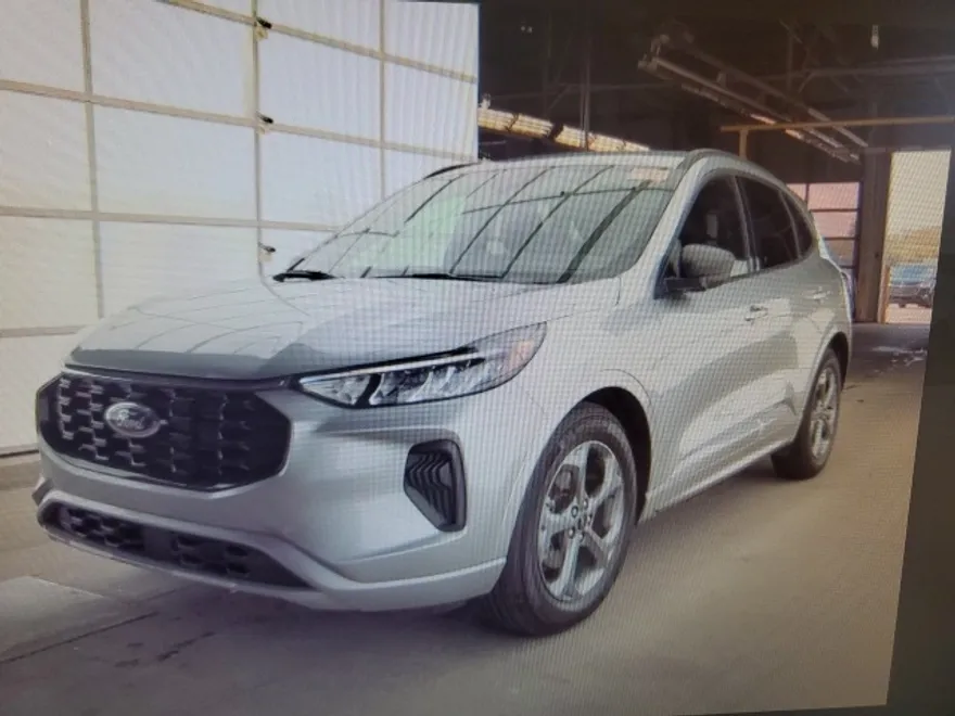 2023 Ford Escape ST-Line photo 1