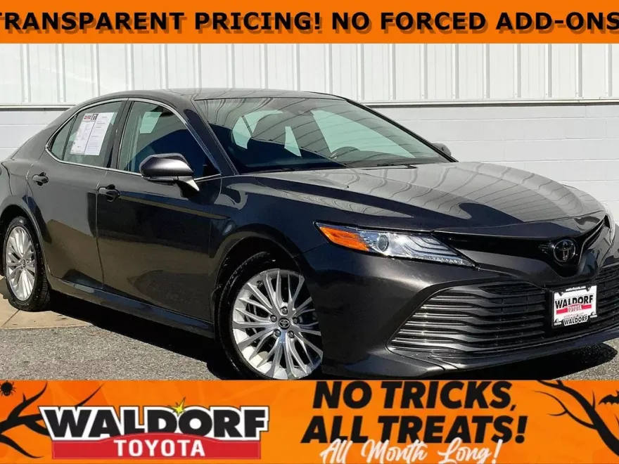 2020 Toyota Camry XLE photo 1