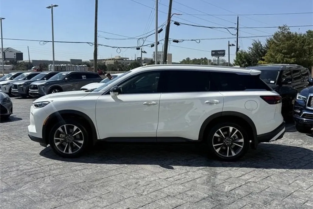 2025 Infiniti QX60 Luxe photo 1