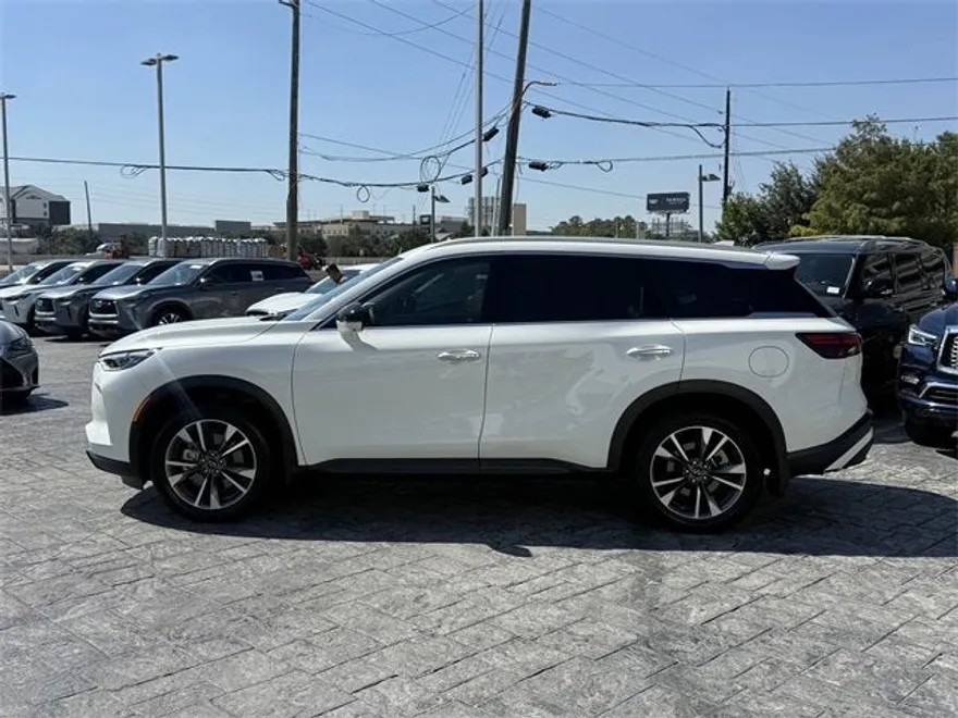 2025 Infiniti QX60 Luxe photo 1