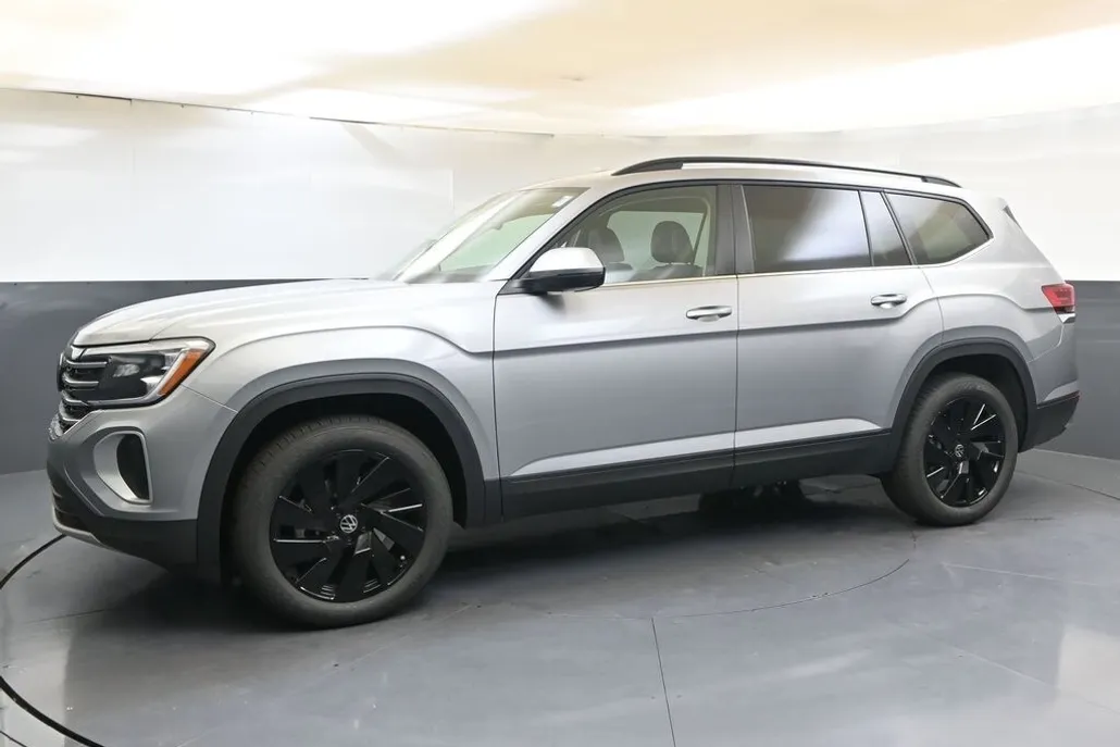 2026 Volkswagen Atlas SE Technology photo 1